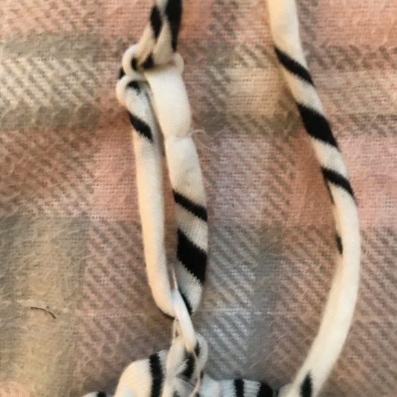 Chic Black and White Women’s Striped Crop - Picture 2 of 6